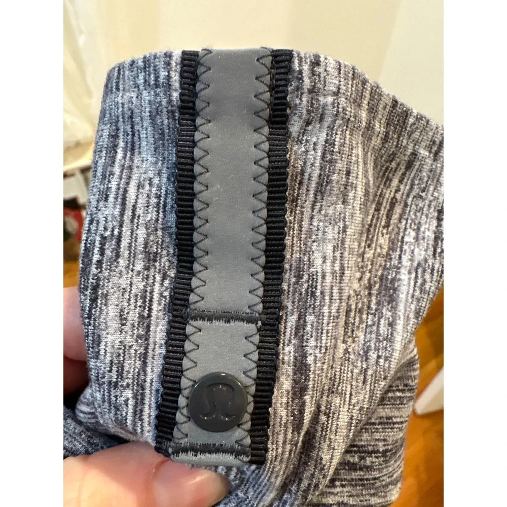 Lululemon Infinity‎ Scarf - Picture 3 of 5